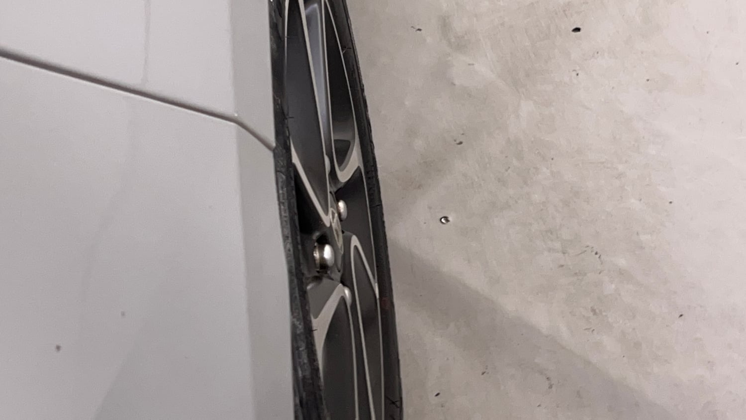 Used 2018 Hyundai Grand i10 Sportz AT 1.2 Kappa VTVT Petrol Automatic dents MINOR SCRATCH