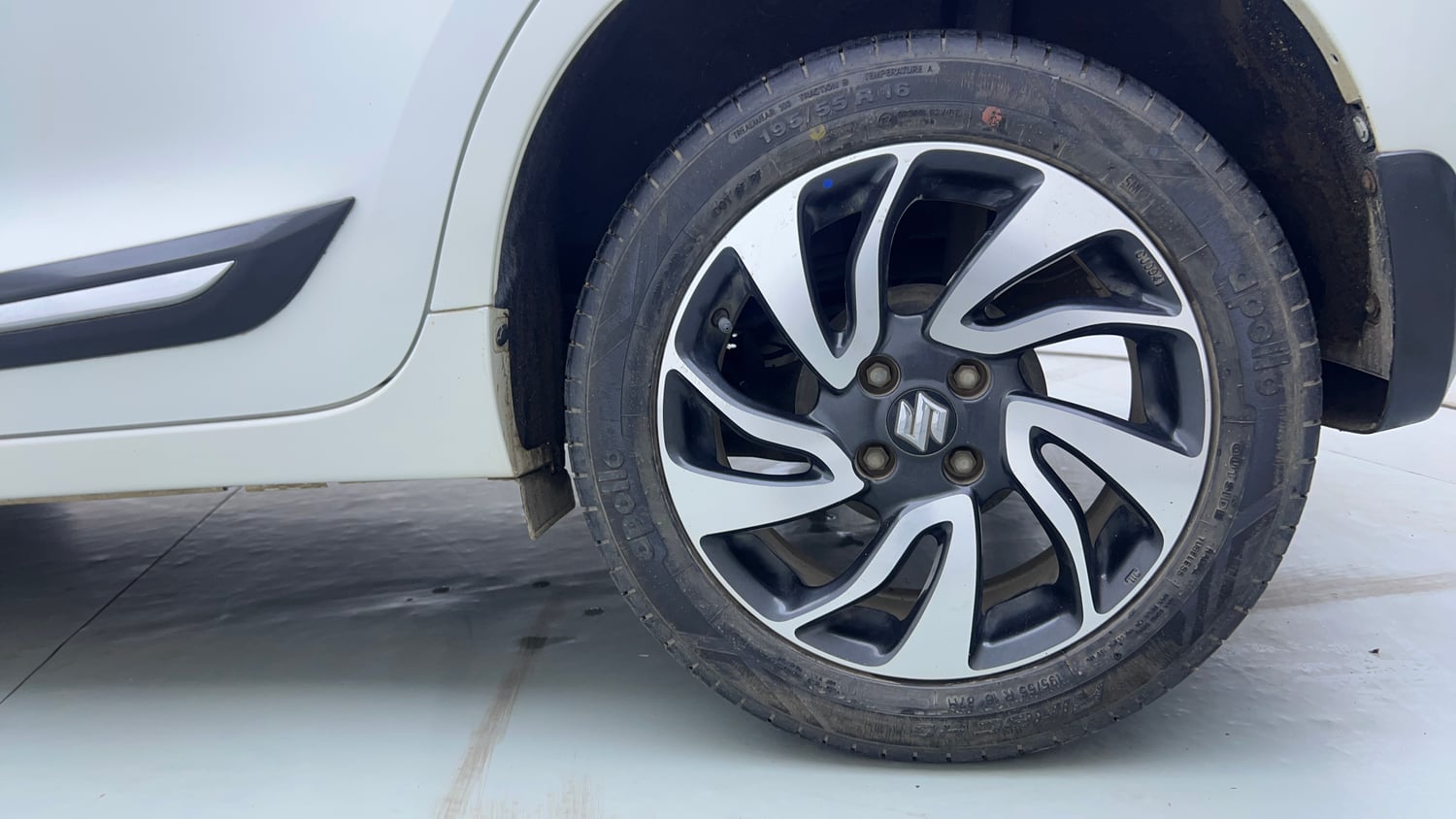 Used 2019 Maruti Suzuki Baleno Zeta Petrol Manual tyres LEFT REAR TYRE RIM VIEW