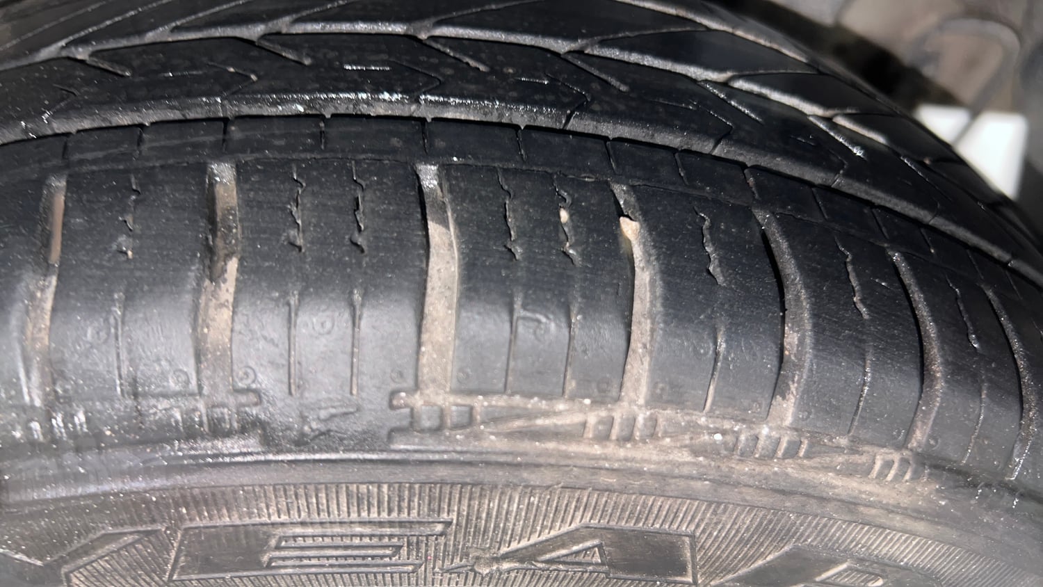 Used 2018 Hyundai Grand i10 Magna 1.2 Kappa VTVT Petrol Manual tyres LEFT REAR TYRE TREAD VIEW