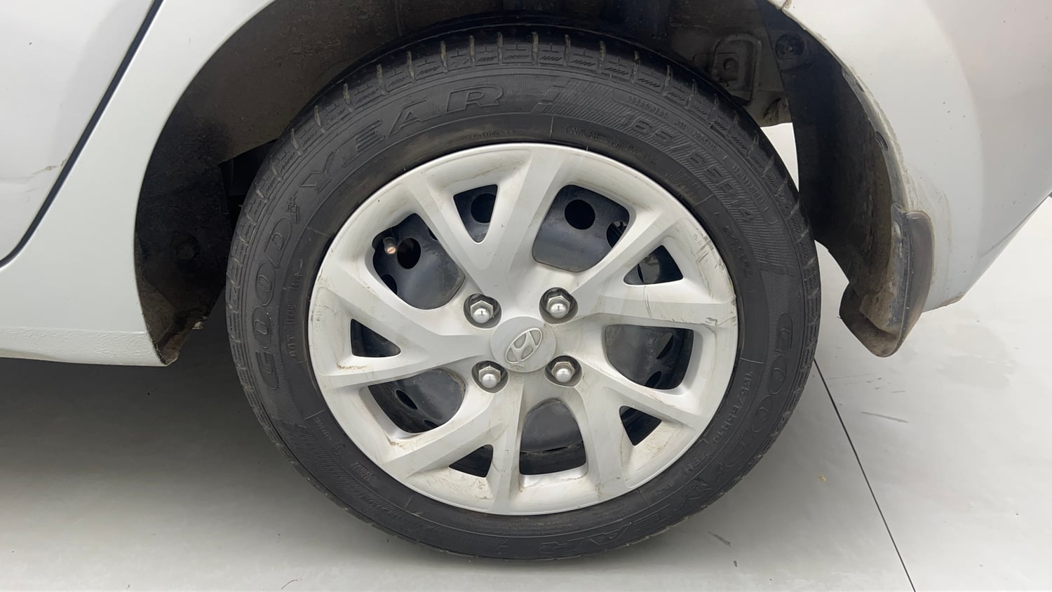 Used 2019 Hyundai Grand i10 Sportz 1.2 Kappa VTVT Petrol Manual tyres LEFT REAR TYRE RIM VIEW