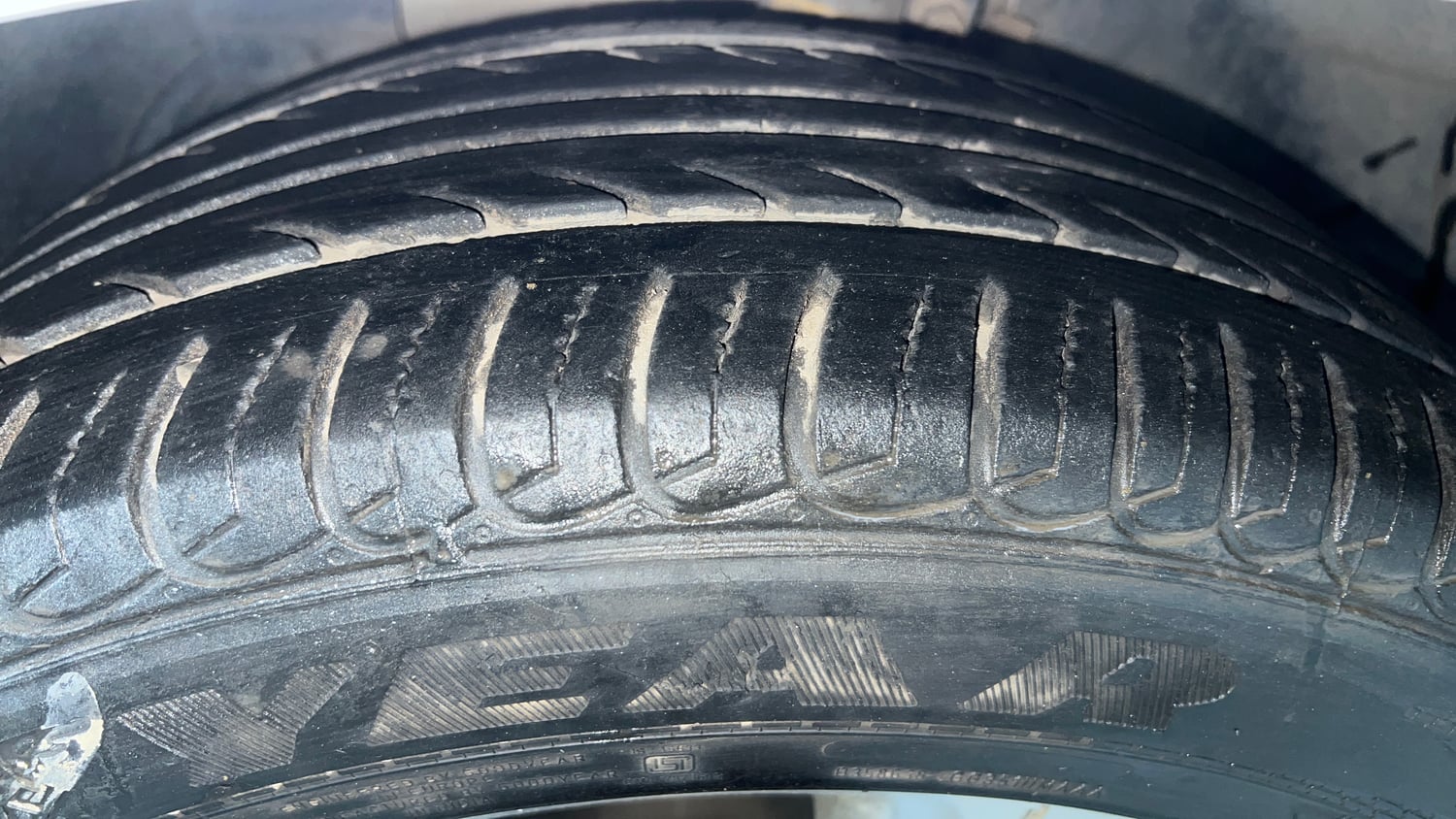 Used 2019 Ford EcoSport Titanium 1.5L Ti-VCT Petrol Manual tyres LEFT FRONT TYRE TREAD VIEW