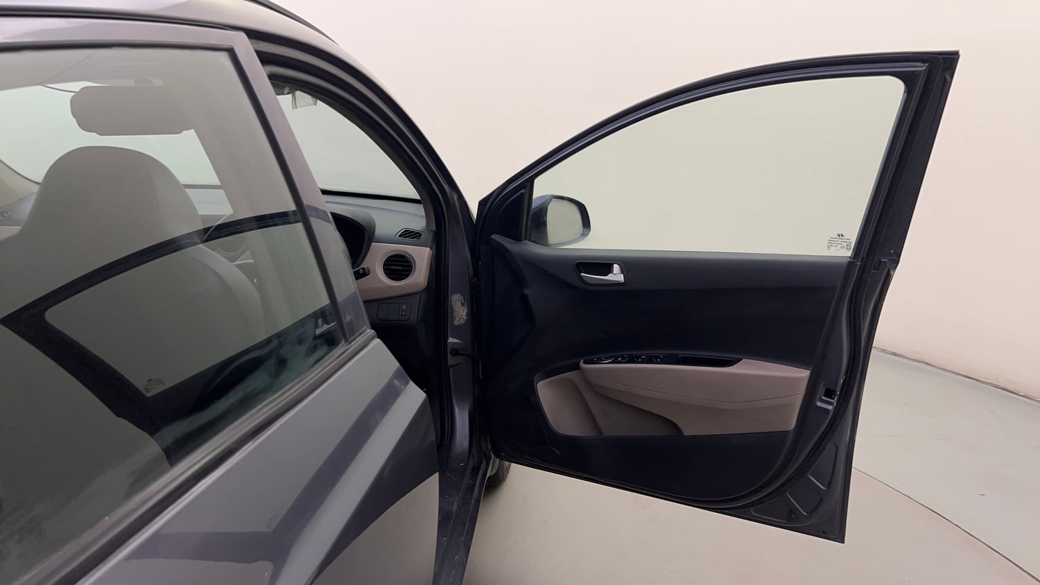 Used 2017 Hyundai Grand i10 Sportz (O) AT 1.2 Kappa VTVT Petrol Automatic interior RIGHT FRONT DOOR OPEN VIEW