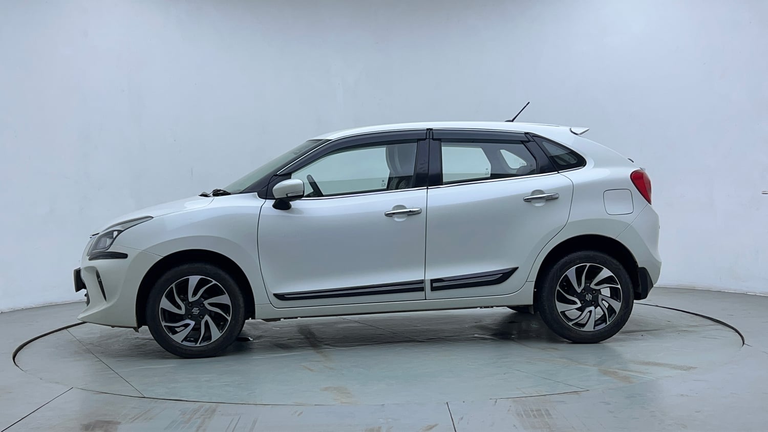 Used 2019 Maruti Suzuki Baleno Zeta Petrol Manual exterior LEFT SIDE VIEW