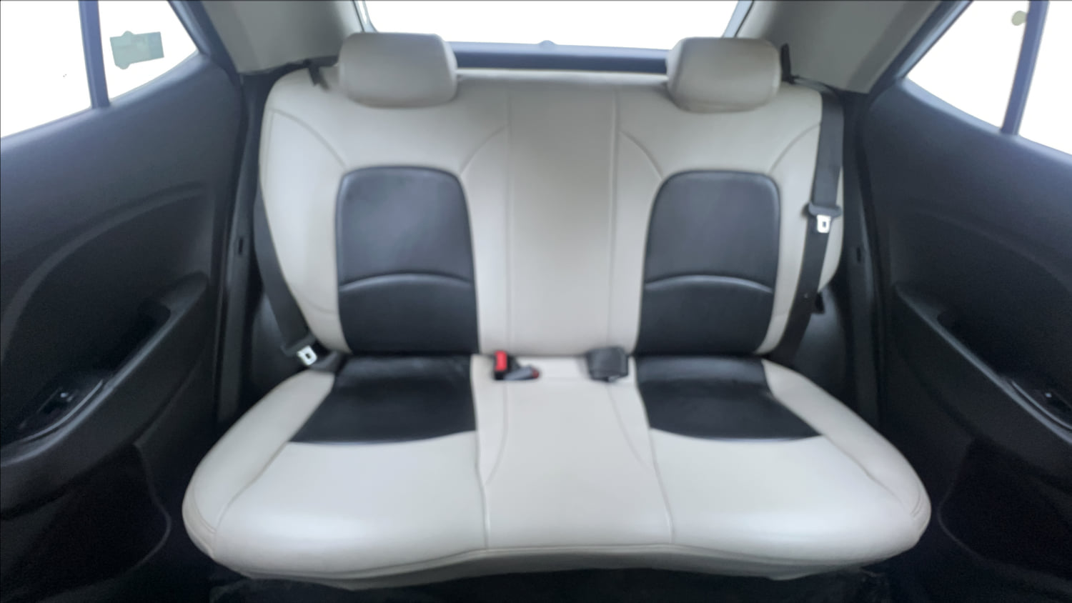 Used 2021 Hyundai Venue SX Plus 1.0 Turbo DCT Petrol Automatic interior REAR SEAT CONDITION VIEW