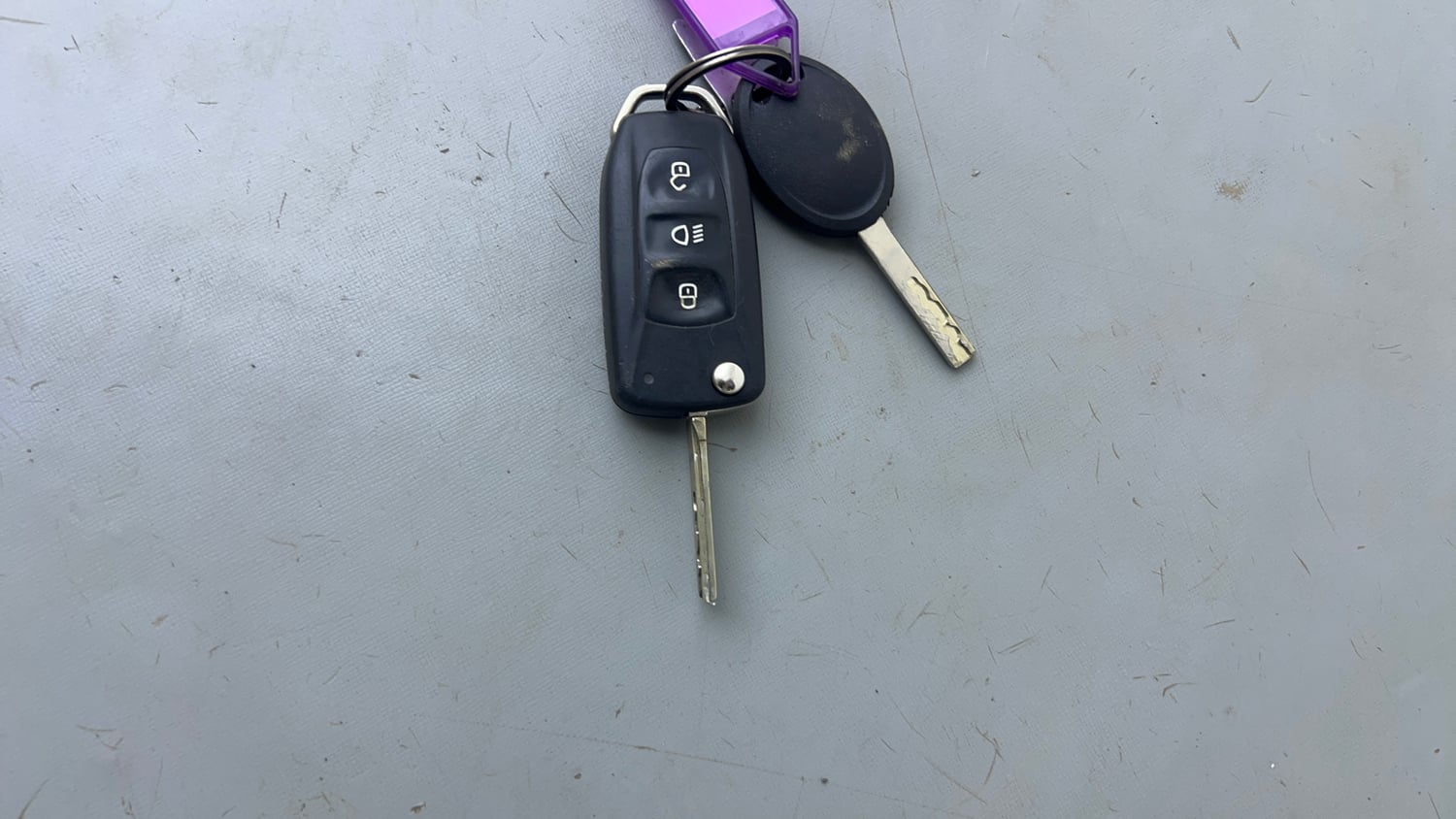 Used 2019 Tata Tiago Revotron XZ w/o Alloy Petrol Manual extra CAR KEY VIEW