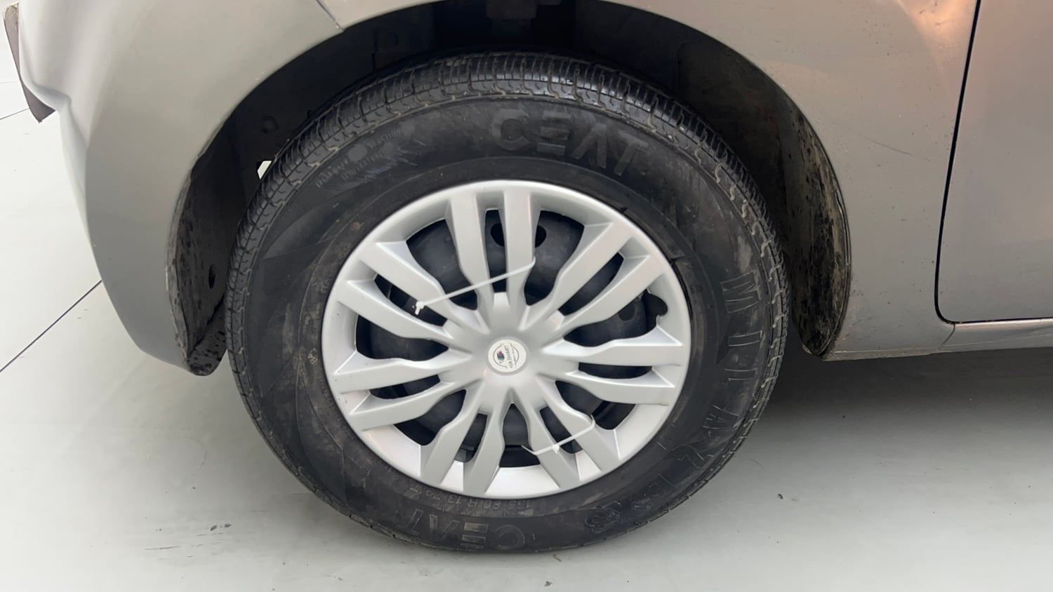 Used 2018 Datsun Redi-GO T (O) Petrol Manual tyres LEFT FRONT TYRE RIM VIEW