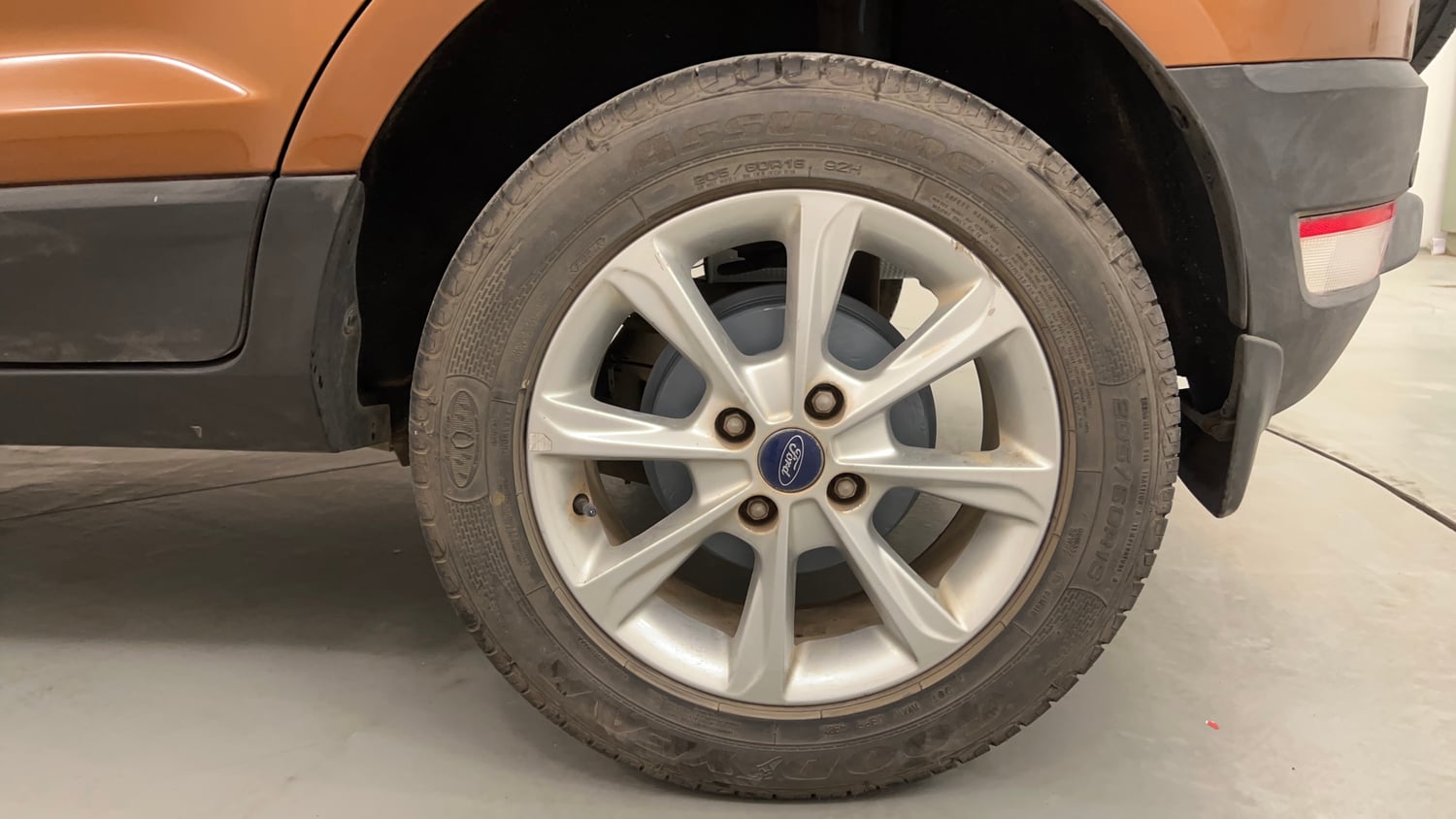 Used 2018 Ford EcoSport Titanium 1.5L Ti-VCT Petrol Manual tyres LEFT REAR TYRE RIM VIEW