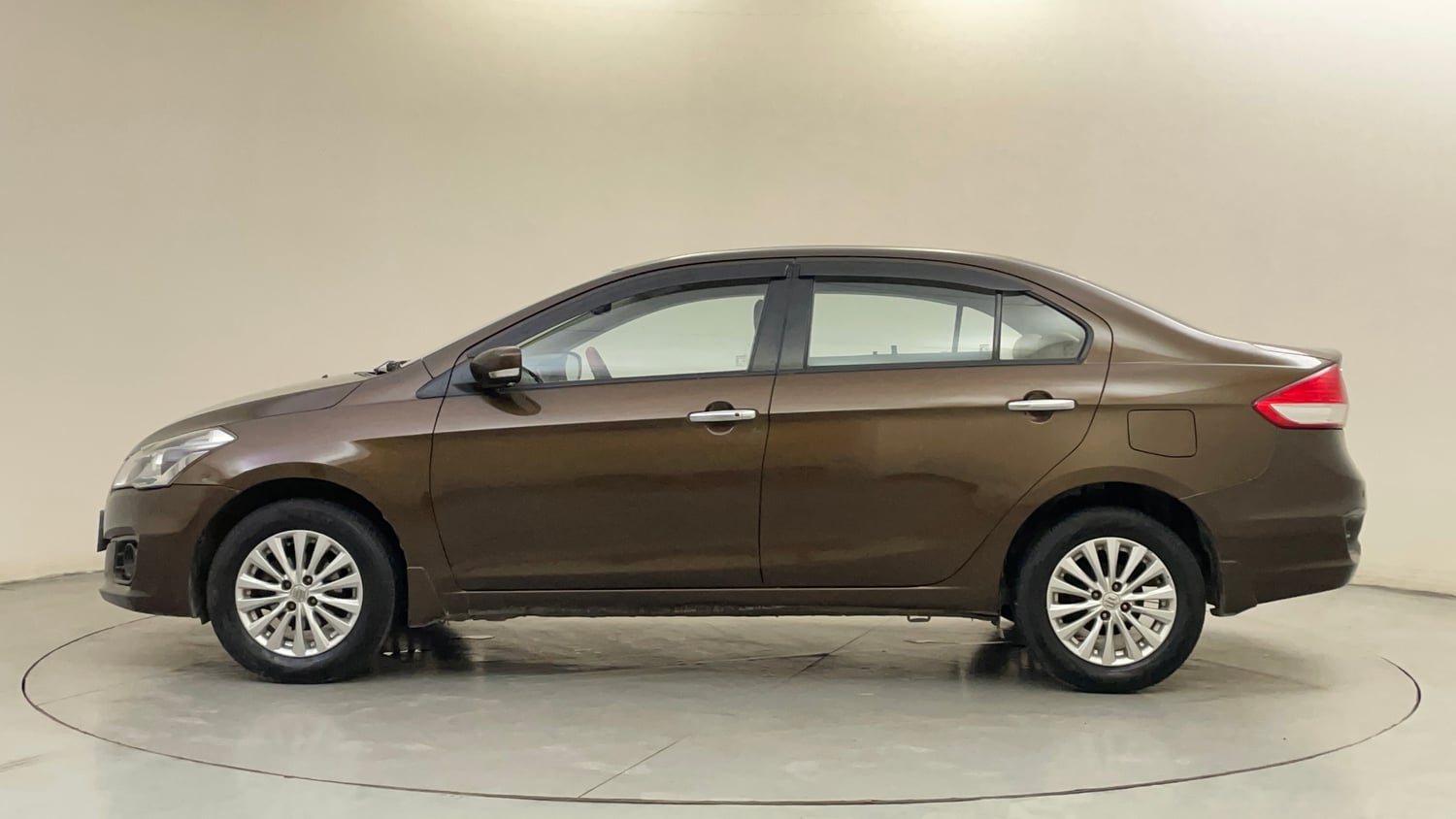 Used 2018 Maruti Suzuki Ciaz Zeta 1.4 AT Petrol Automatic exterior LEFT SIDE VIEW