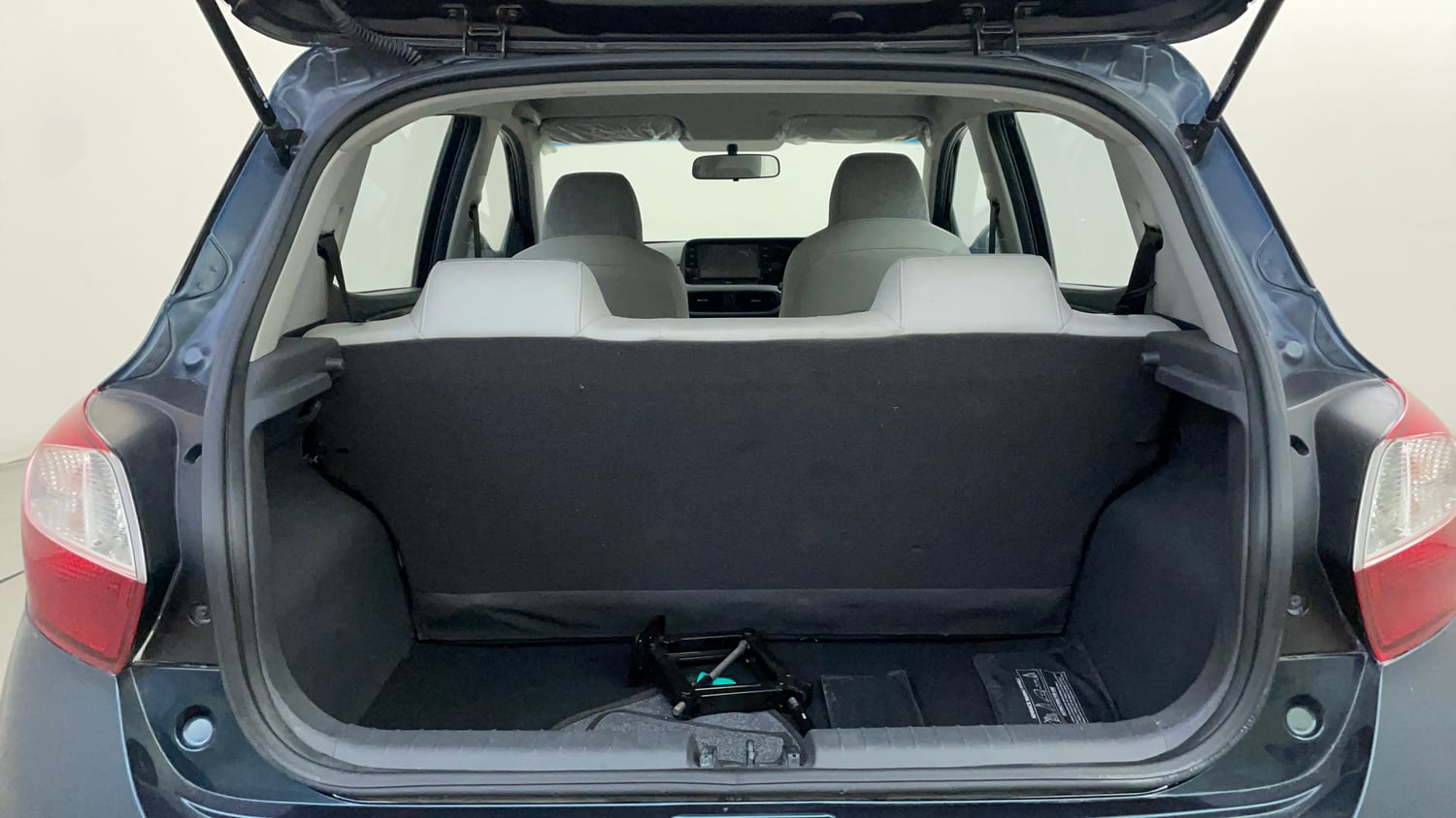 Used 2022 Hyundai Grand i10 Nios Sportz AMT 1.2 Kappa VTVT Petrol Automatic interior DICKY INSIDE VIEW