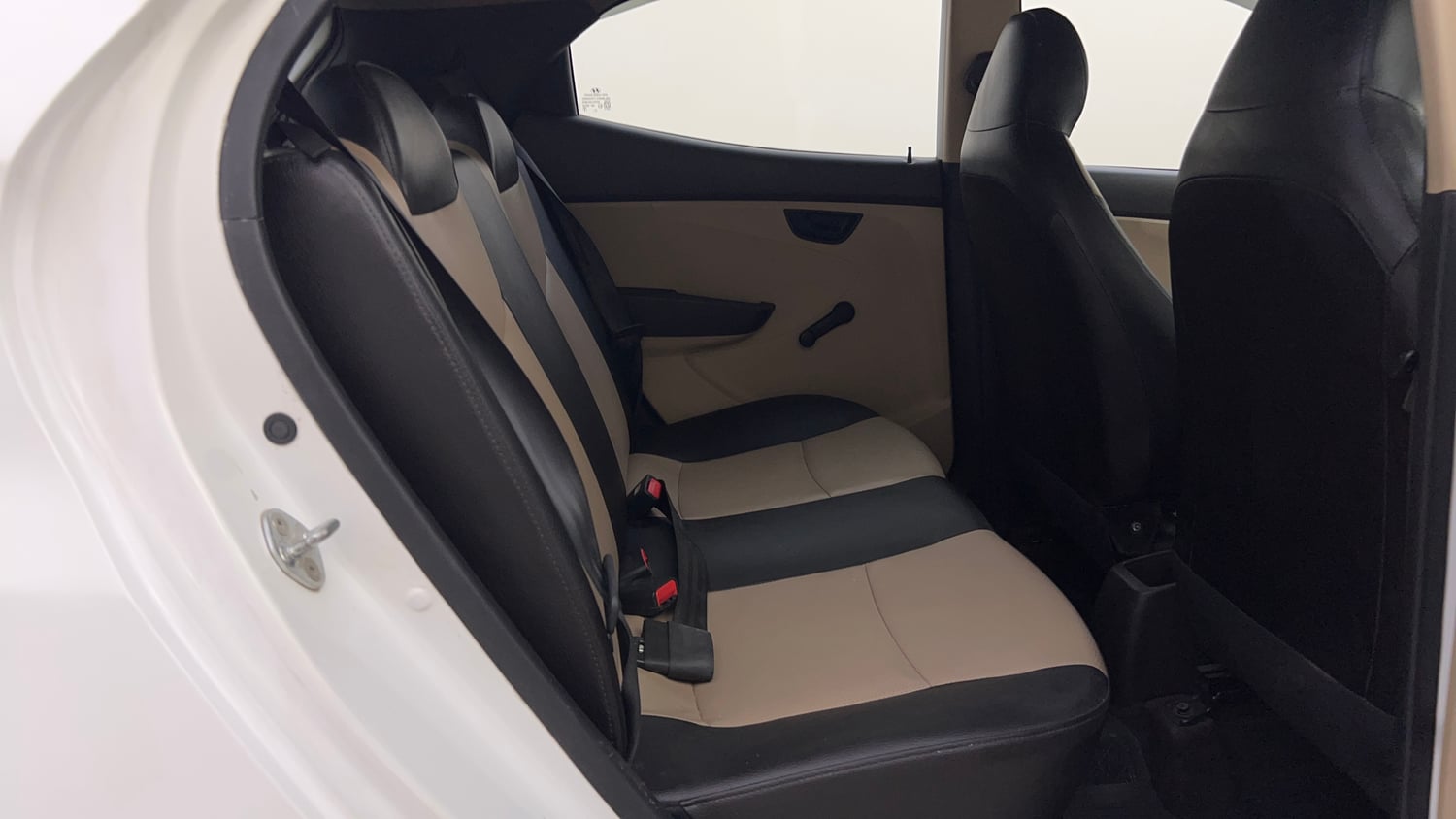 Used 2017 Hyundai Eon Era + Petrol Manual interior RIGHT SIDE REAR DOOR CABIN VIEW
