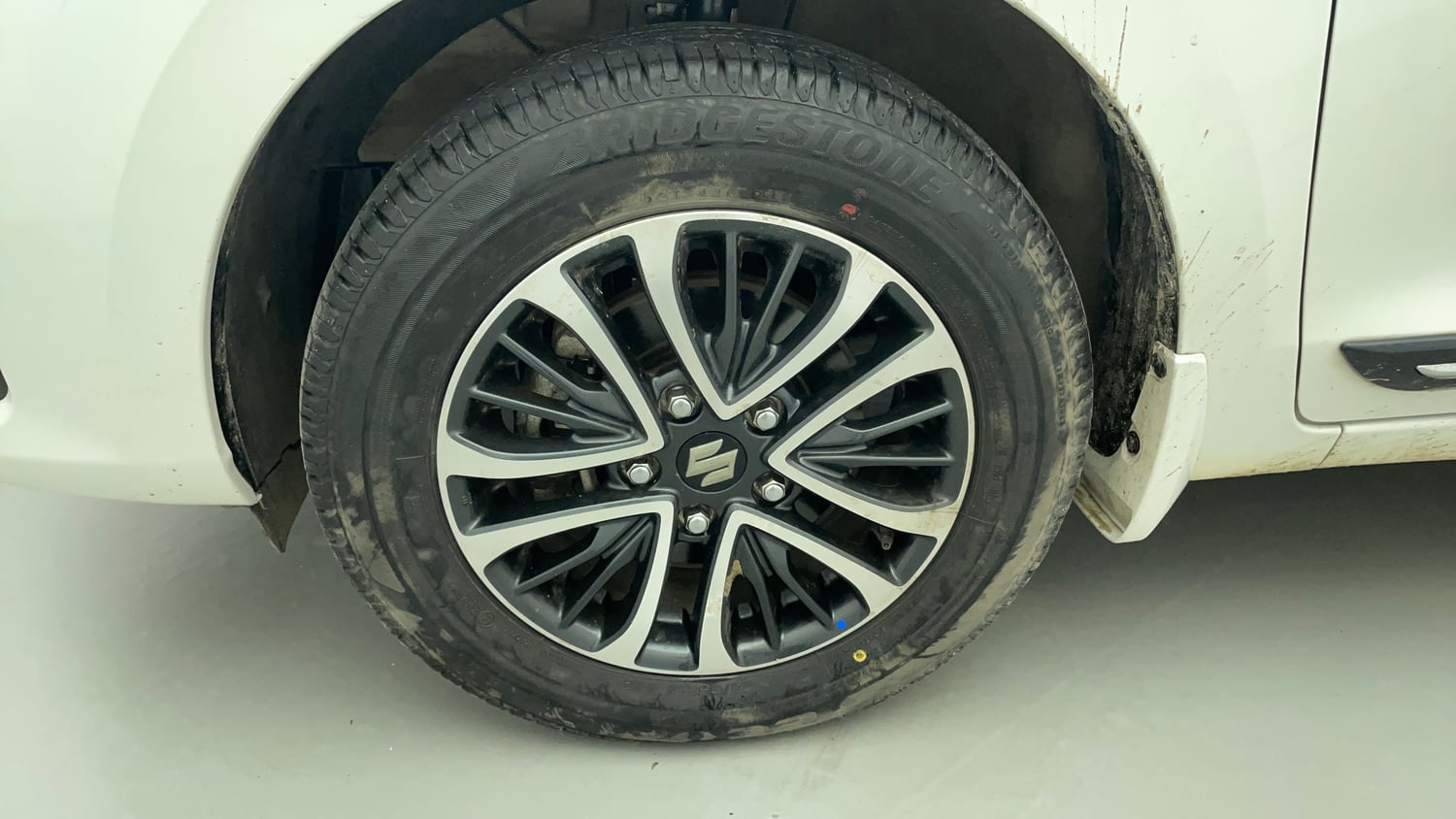 Used 2022 Maruti Suzuki Ertiga ZXi AT Petrol Automatic tyres LEFT FRONT TYRE RIM VIEW