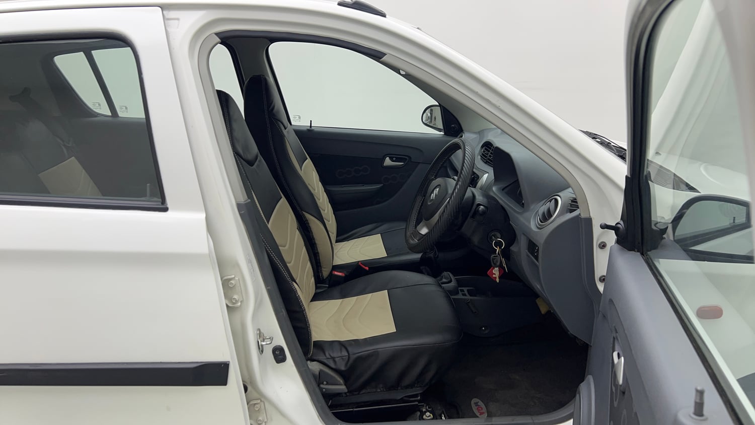 Used 2016 Maruti Suzuki Alto 800 Vxi Petrol Manual interior RIGHT SIDE FRONT DOOR CABIN VIEW