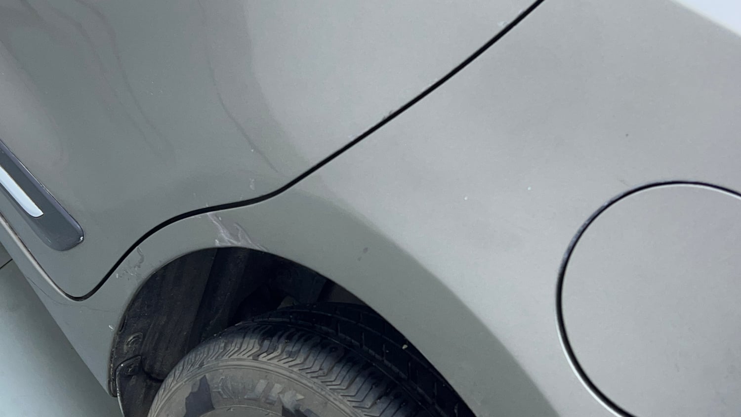 Used 2018 Maruti Suzuki Swift VXi AMT Petrol Automatic dents MINOR DENT
