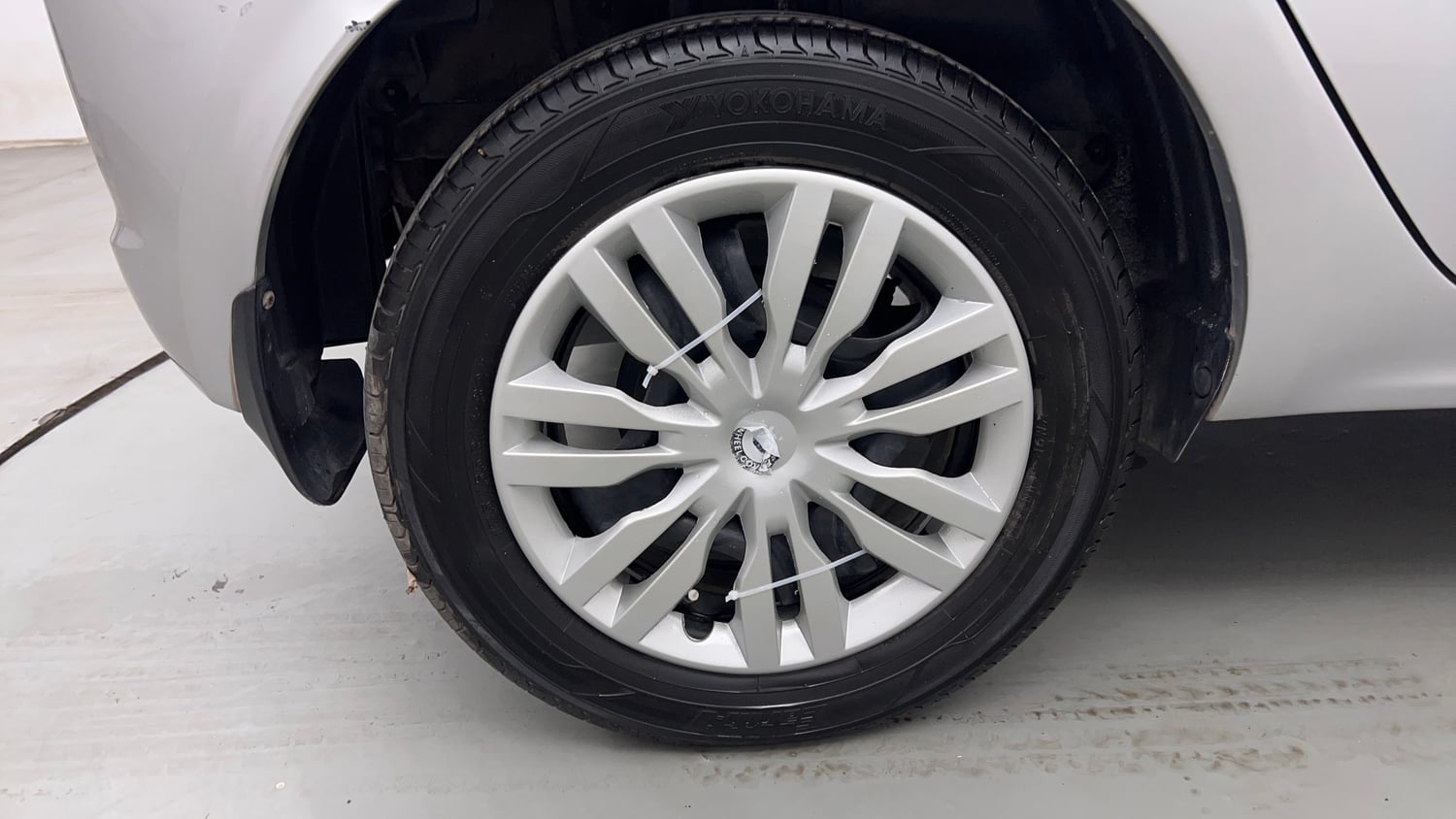 Used 2019 Tata Tiago Revotron XZ w/o Alloy Petrol Manual tyres RIGHT REAR TYRE RIM VIEW