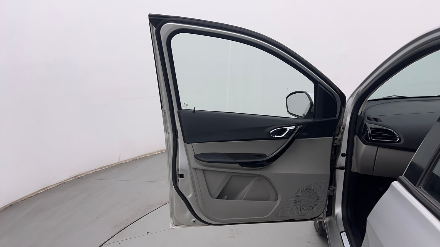Used 2019 Tata Tiago Revotron XZ w/o Alloy Petrol Manual interior LEFT FRONT DOOR OPEN VIEW