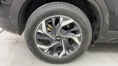 Used 2022 Hyundai Creta SX (O) 1.4 Turbo 7 DCT Petrol Automatic tyres RIGHT REAR TYRE RIM VIEW