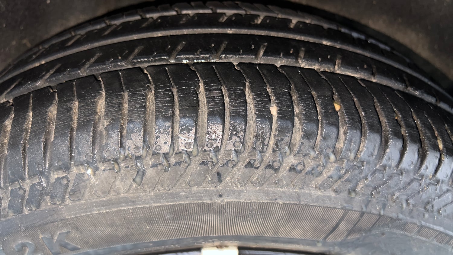 Used 2016 Ford EcoSport Ambiente 1.5L Ti-VCT Petrol Manual tyres RIGHT REAR TYRE TREAD VIEW