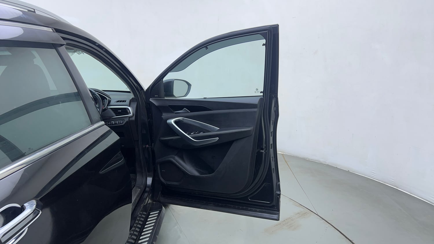 Used 2020 MG Motors Hector Sharp 2.0 Diesel Diesel Manual interior RIGHT FRONT DOOR OPEN VIEW