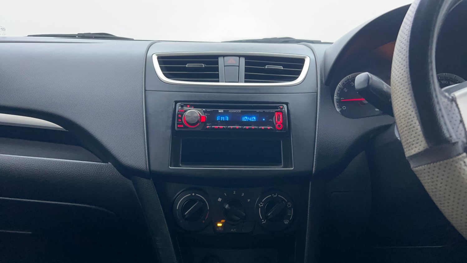 Used 2012 Maruti Suzuki Swift VXi Petrol Manual interior MUSIC SYSTEM & AC CONTROL VIEW