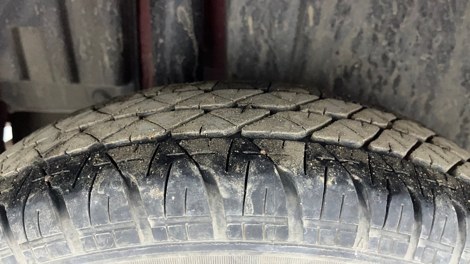 Used 2011 Maruti Suzuki Swift VXi Petrol Manual tyres RIGHT REAR TYRE TREAD VIEW