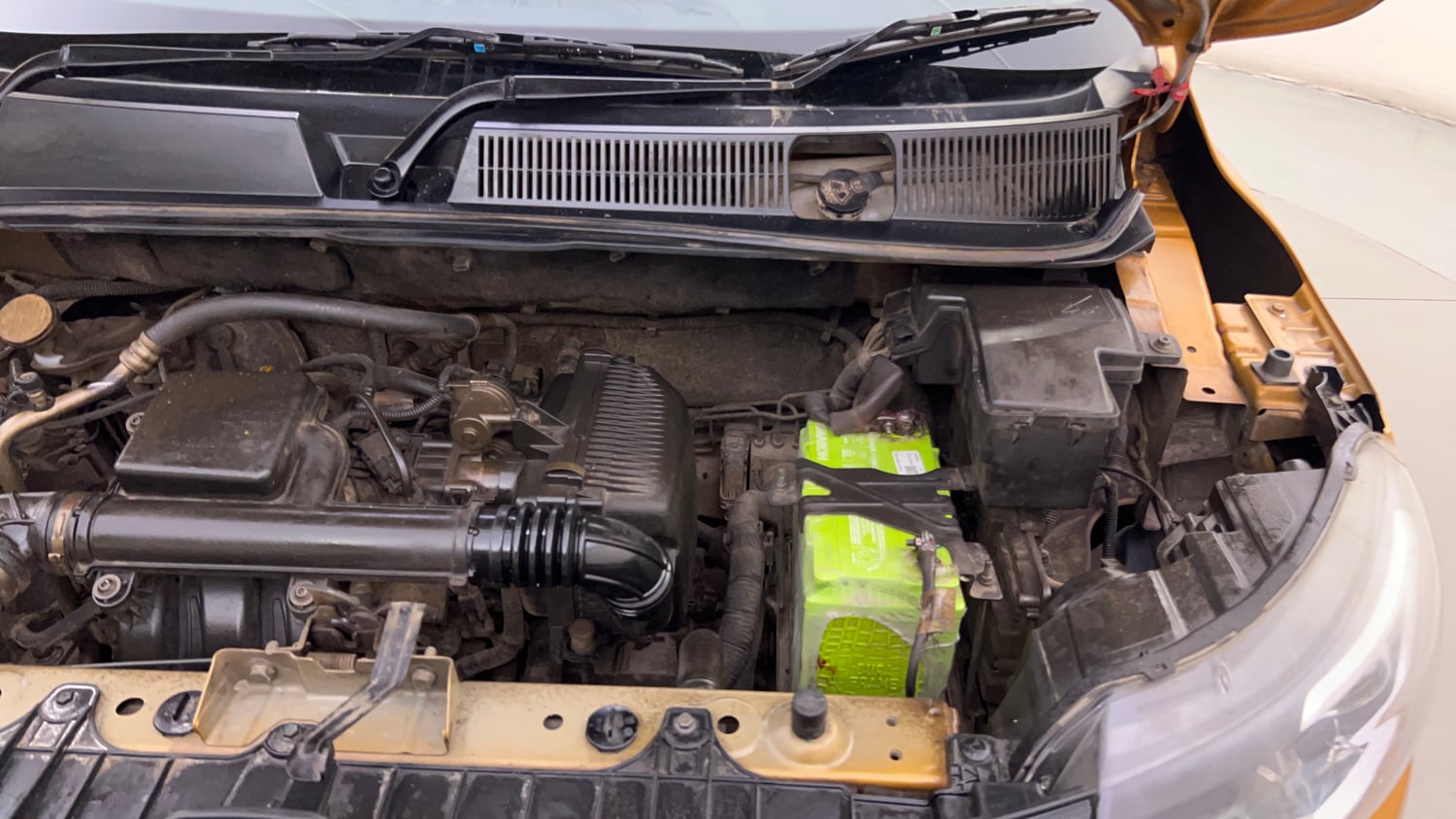 Used 2022 Renault Triber RXZ EASY-R AMT Petrol Automatic engine ENGINE LEFT SIDE HINGE & APRON VIEW