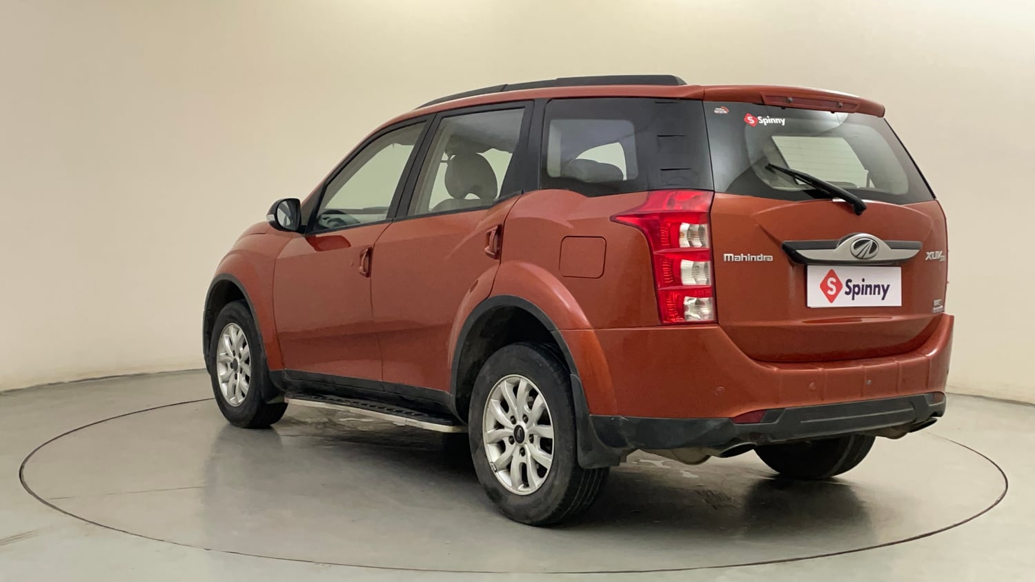 Used 2016 Mahindra XUV500 W8 AT Diesel Automatic exterior LEFT REAR CORNER VIEW