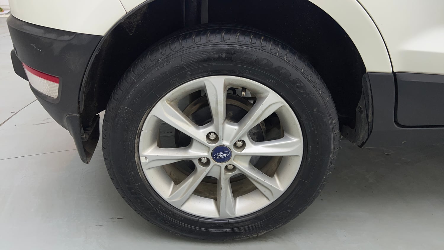 Used 2019 Ford EcoSport Titanium 1.5L Ti-VCT Petrol Manual tyres RIGHT REAR TYRE RIM VIEW
