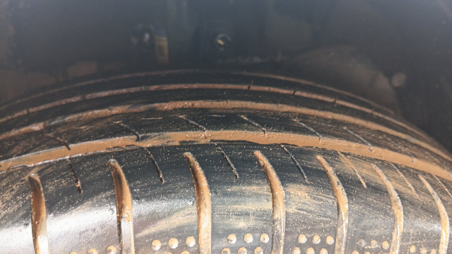 Used 2017 Maruti Suzuki Baleno Delta 1.2 Petrol Manual tyres RIGHT FRONT TYRE TREAD VIEW