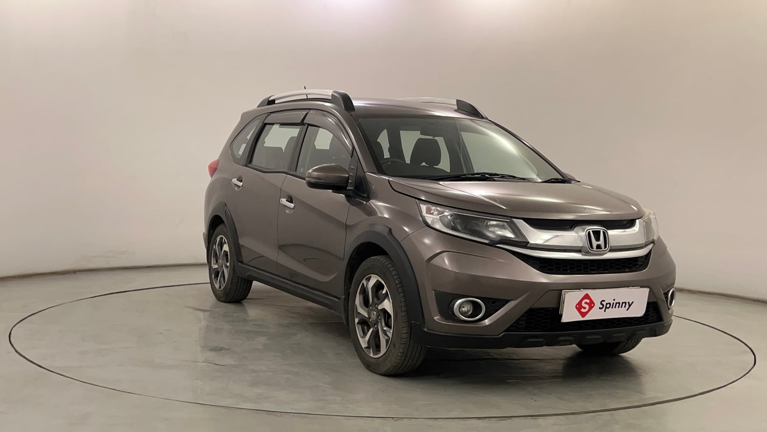 Used 2017 Honda BR-V V CVT Petrol Petrol Automatic exterior RIGHT FRONT CORNER VIEW