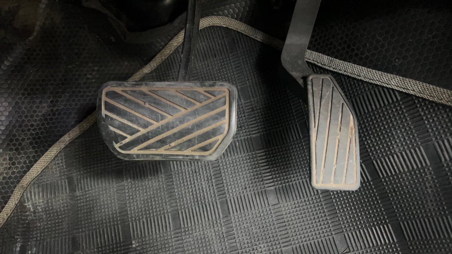 Used 2015 Maruti Suzuki Celerio VXi AMT Petrol Automatic interior PEDALS VIEW