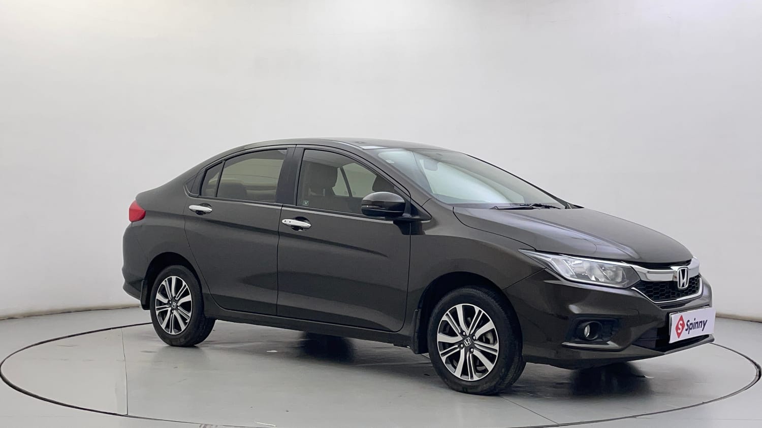 Used 2022 Honda City 4th Generation V Petrol Petrol Manual exterior RIGHT FRONT CORNER VIEW