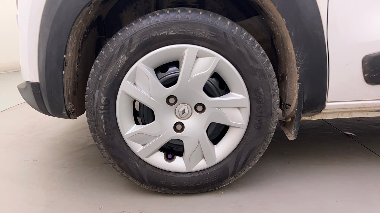 Used 2022 Renault Kwid RXT 1.0 AMT Petrol Automatic tyres LEFT FRONT TYRE RIM VIEW