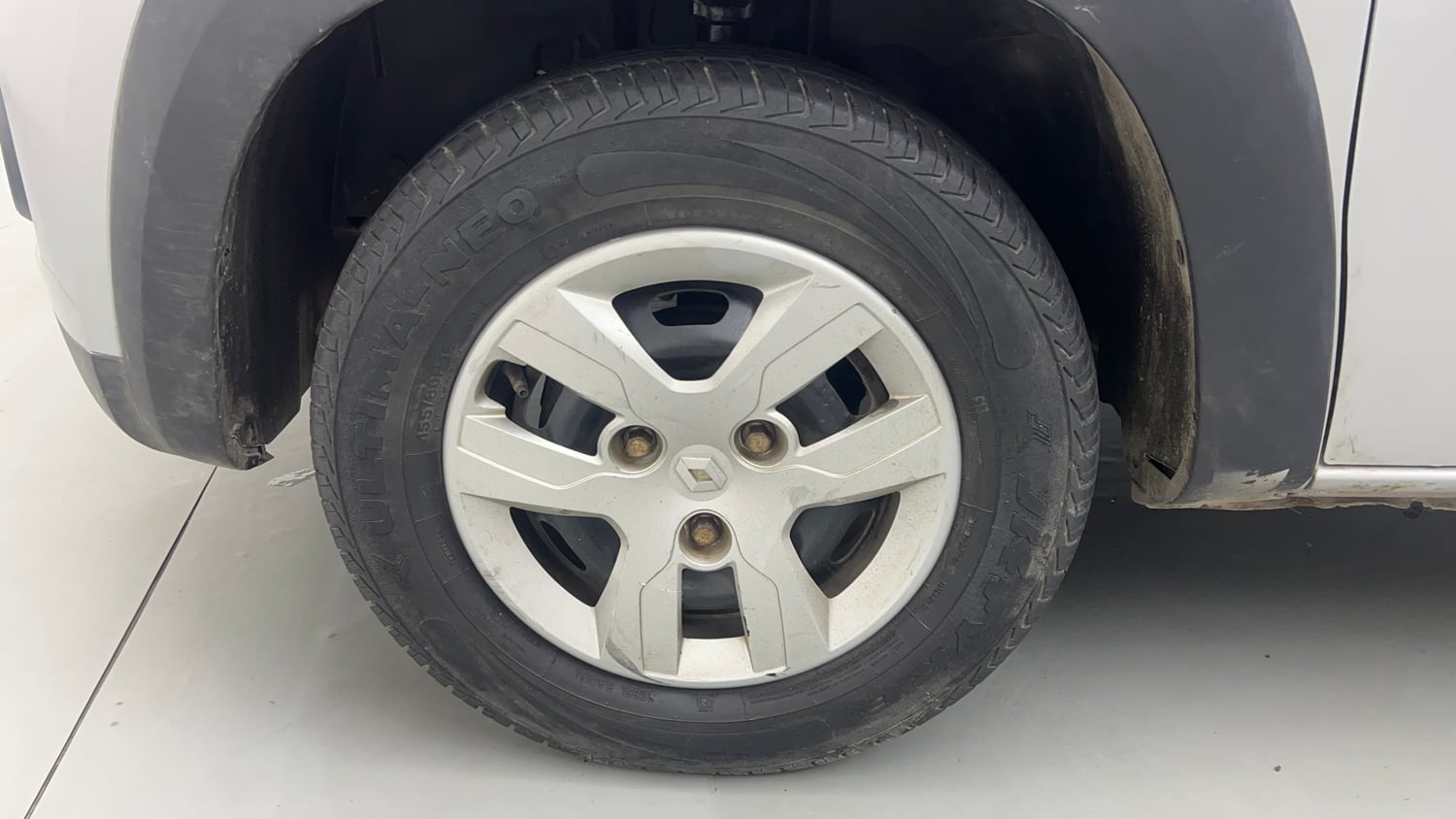 Used 2018 Renault Kwid RXT Opt Petrol Manual tyres LEFT FRONT TYRE RIM VIEW