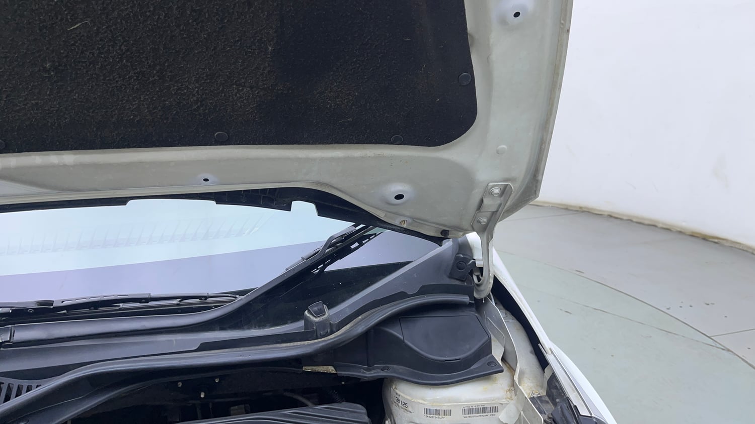 Used 2022 Tata Altroz XZ Petrol Petrol Manual engine ENGINE LEFT SIDE HINGE & APRON VIEW