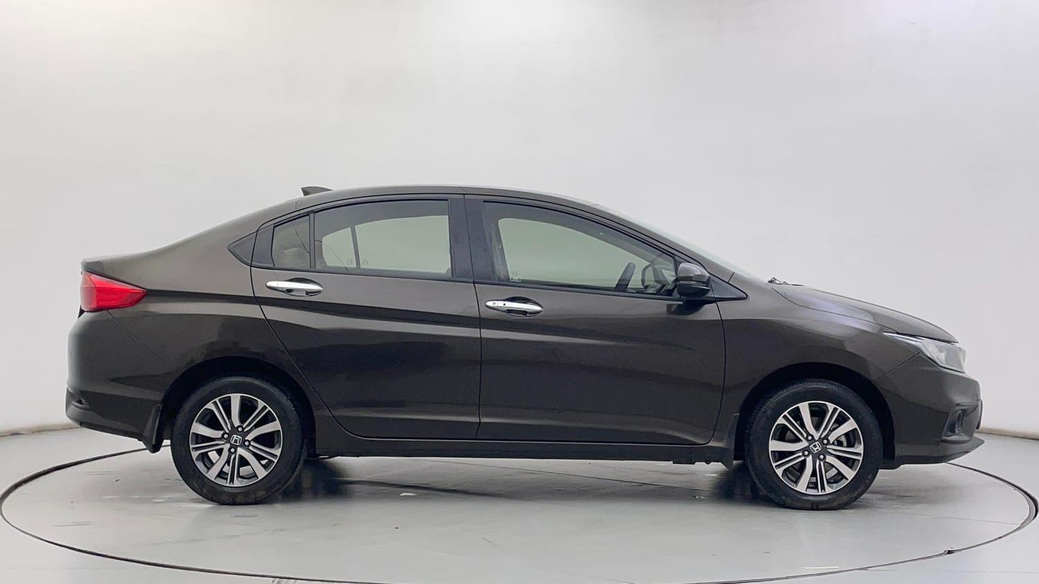 Used 2022 Honda City 4th Generation V Petrol Petrol Manual exterior RIGHT SIDE VIEW
