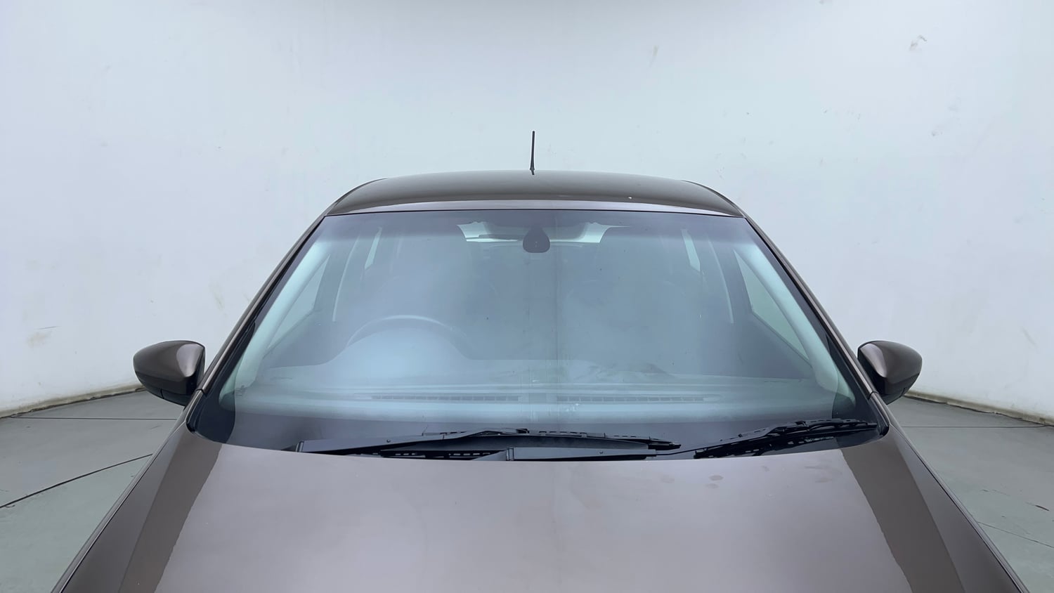 Used 2021 Volkswagen Polo Highline Plus 1.0L TSI Petrol Manual exterior FRONT WINDSHIELD VIEW