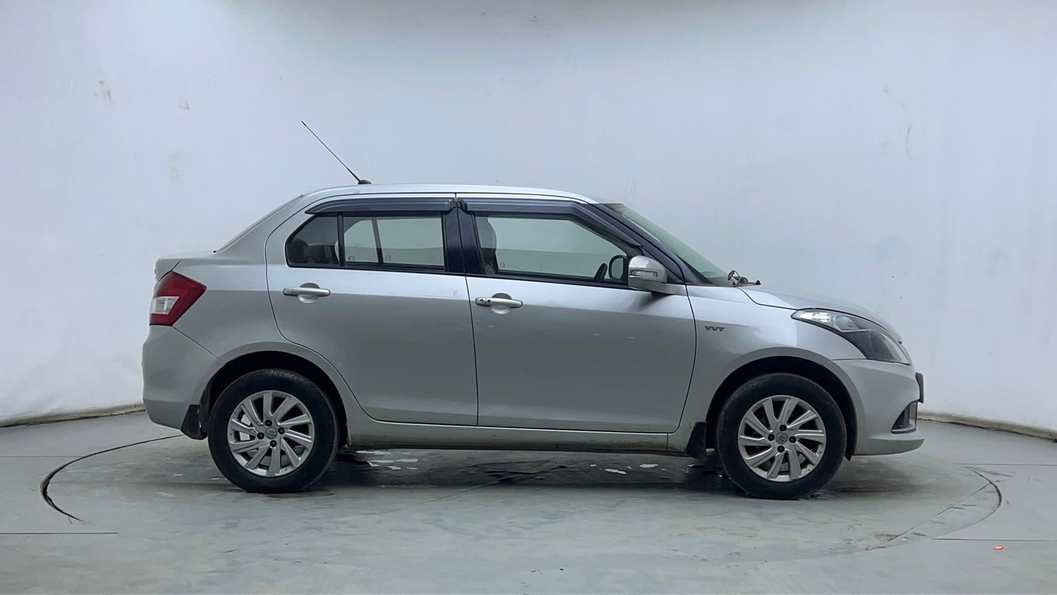 Used 2015 Maruti Suzuki Swift Dzire ZXI Petrol Manual exterior RIGHT SIDE VIEW