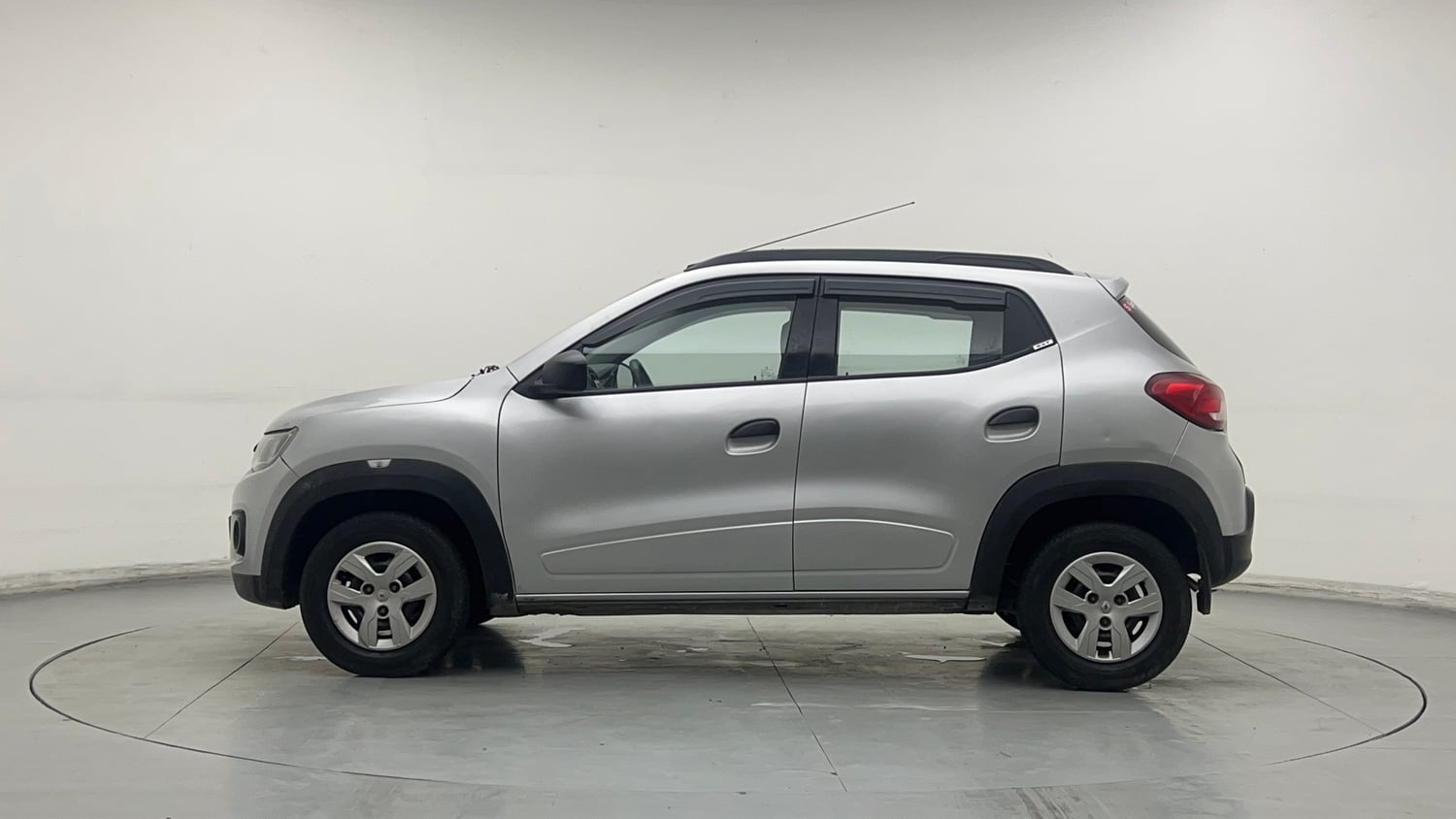 Used 2018 Renault Kwid RXT Opt Petrol Manual exterior LEFT SIDE VIEW