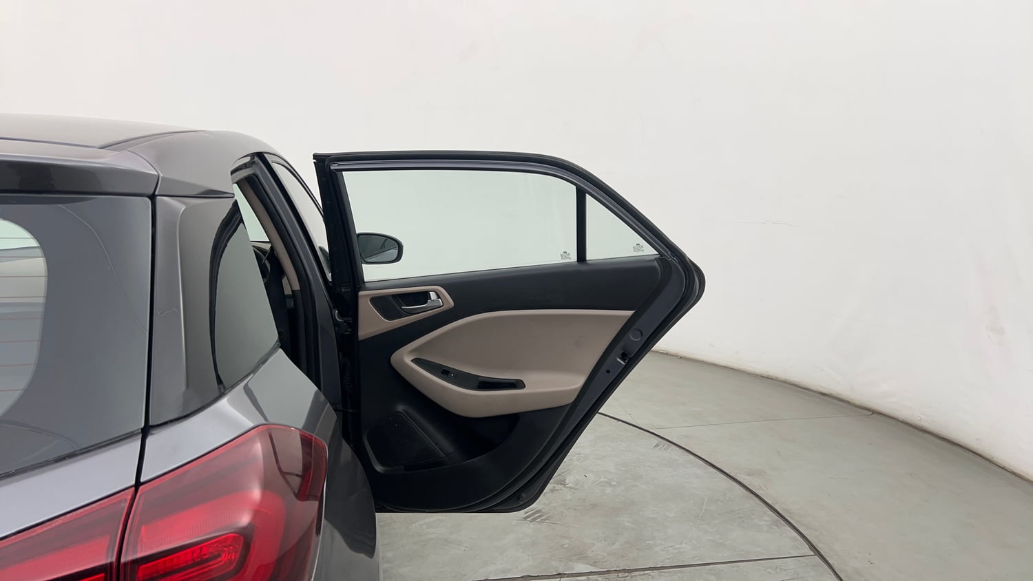 Used 2018 Hyundai Elite i20 Sportz 1.2 Petrol Manual interior RIGHT REAR DOOR OPEN VIEW