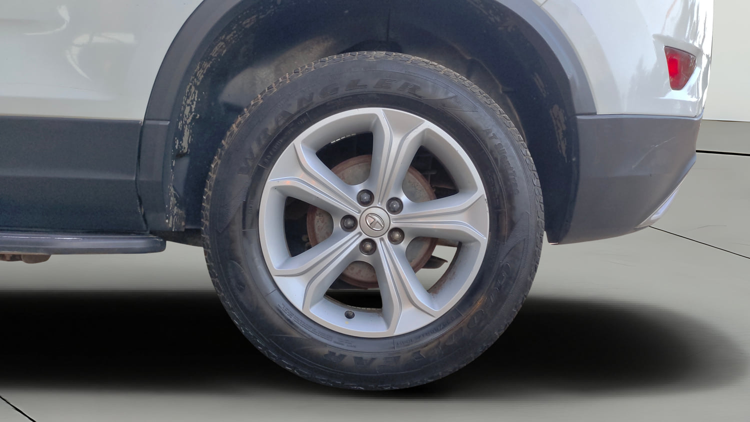 Used 2019 Tata Harrier XZ Diesel Manual tyres LEFT REAR TYRE RIM VIEW