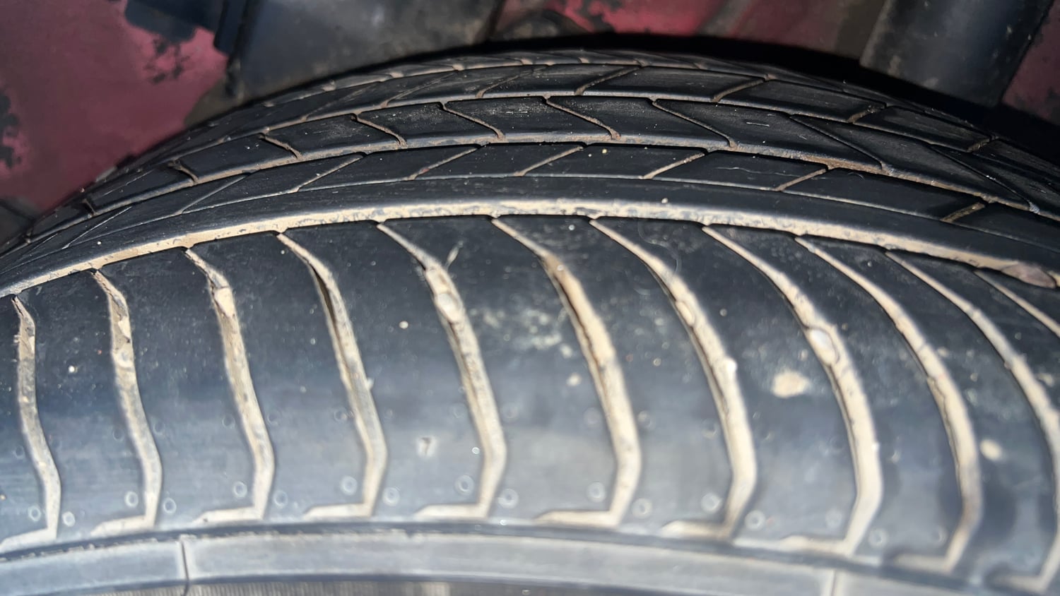 Used 2019 Hyundai Venue SX Plus 1.0 Turbo DCT Petrol Automatic tyres LEFT REAR TYRE TREAD VIEW