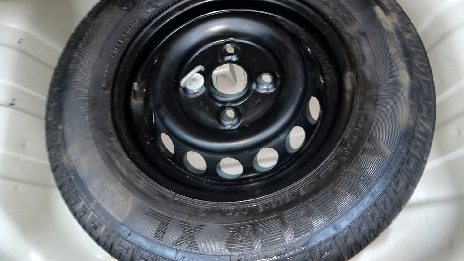Used 2016 Maruti Suzuki Alto 800 Vxi Petrol Manual tyres SPARE TYRE VIEW