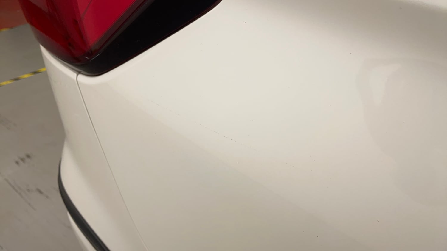 Used 2022 Maruti Suzuki Ertiga ZXi AT Petrol Automatic dents MINOR SCRATCH