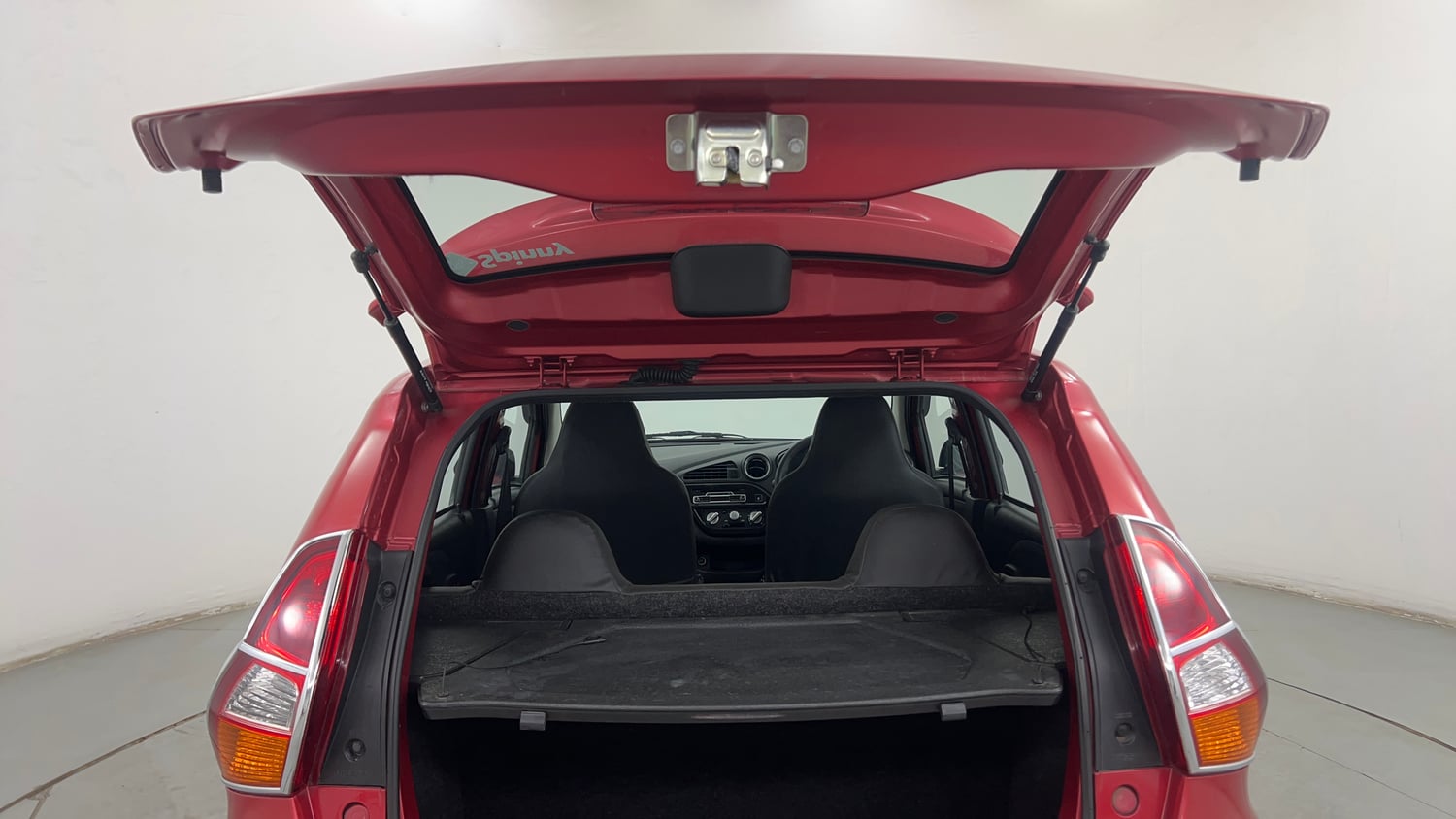 Used 2018 Datsun Redi-GO T(O) 1.0 Petrol Manual interior DICKY DOOR OPEN VIEW