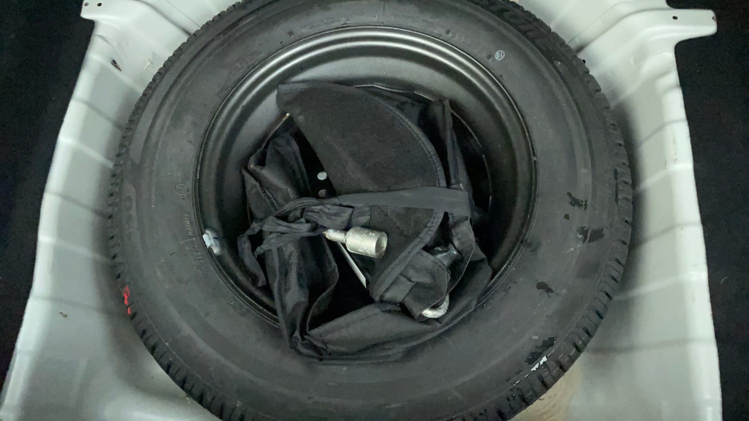 Used 2022 Tata Altroz XE Plus Petrol Petrol Manual tyres SPARE TYRE VIEW