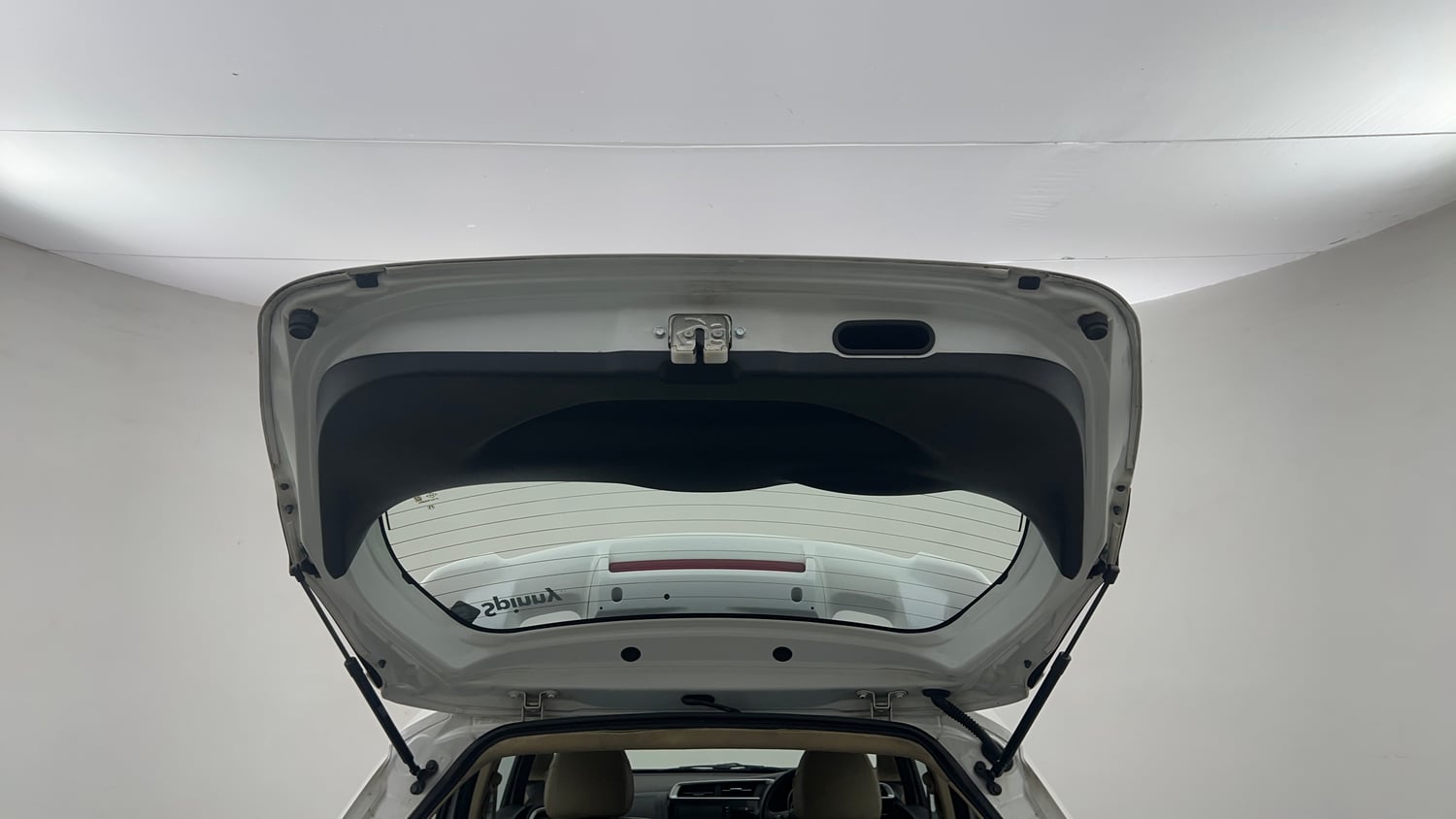 Used 2020 Honda Jazz ZX Petrol Manual interior DICKY DOOR OPEN VIEW