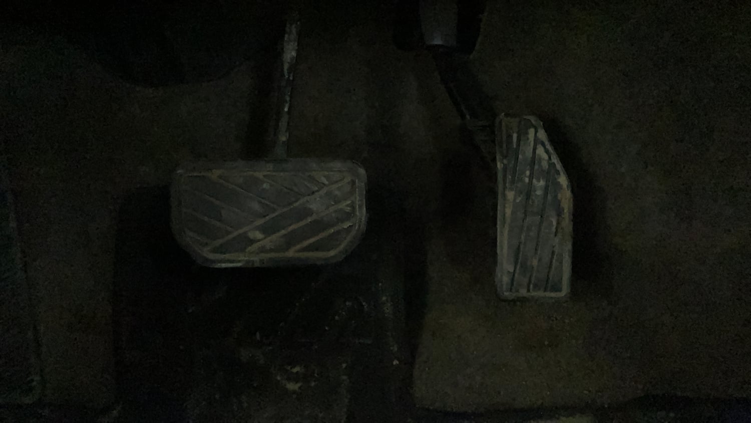 Used 2022 Maruti Suzuki Ertiga ZXi AT Petrol Automatic interior PEDALS VIEW