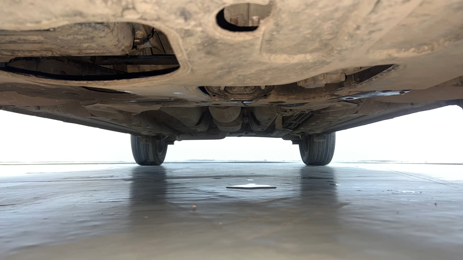 Used 2021 Hyundai Venue SX Plus 1.0 Turbo DCT Petrol Automatic extra FRONT LEFT UNDERBODY VIEW