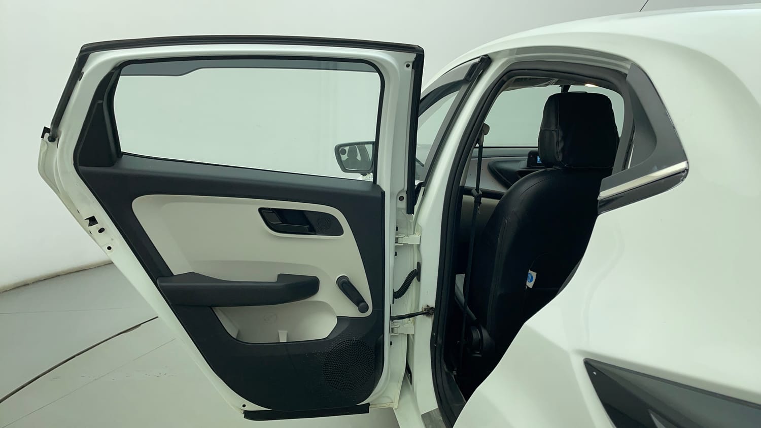 Used 2022 Tata Altroz XE Plus Petrol Petrol Manual interior LEFT REAR DOOR OPEN VIEW