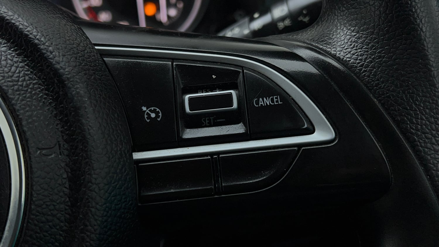 Used 2024 Maruti Suzuki XL6 Zeta MT CNG Cng Manual top_features Cruise control